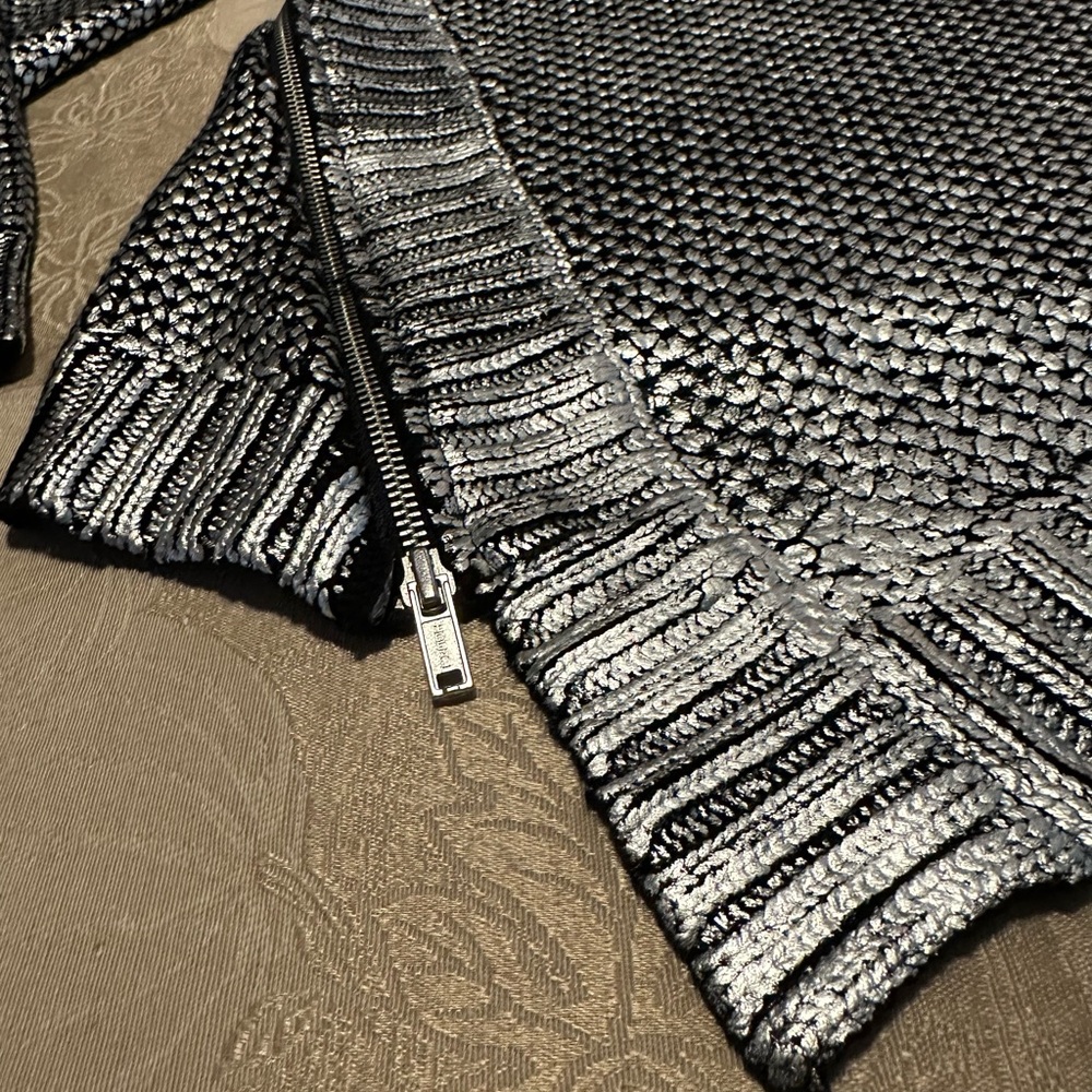 SAKS FIFTH AVENUE Sweater. Soft inside, metallic silver exterior & black. Size s - Picture 4 of 12